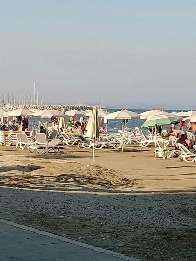 1 Bedroom Apartment Larnaca Eksteriør billede