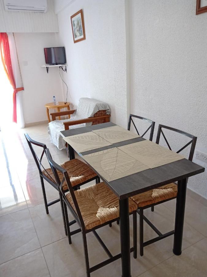 1 Bedroom Apartment Larnaca Eksteriør billede